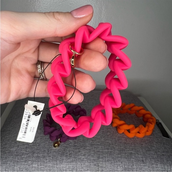 NEW Marc By Marc Jacob's
 pick one 1️⃣ color or all 
Rubber Katie Bracelet NWT - Picture 5 of 5